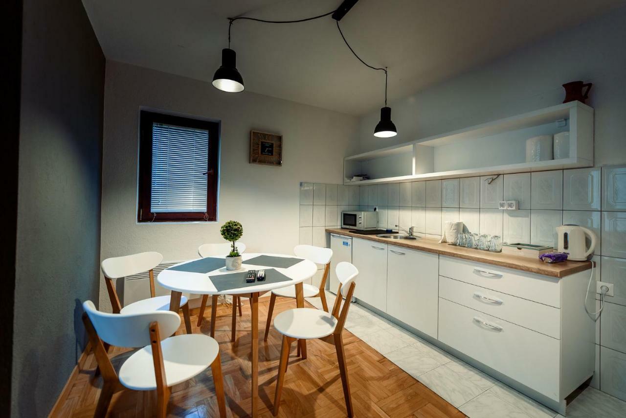 Town Hostel Peje Eksteriør bilde