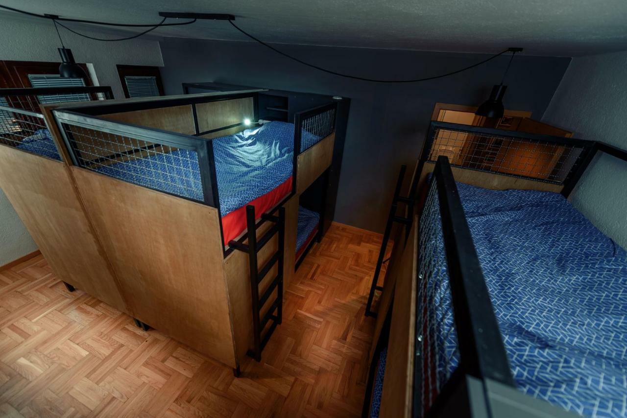 Town Hostel Peje Eksteriør bilde